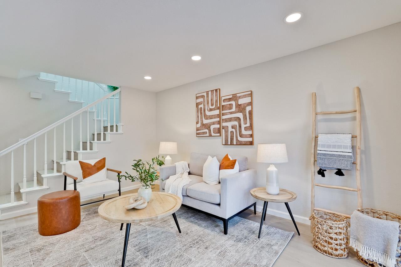 Detail Gallery Image 20 of 49 For 2112 Windrose Pl, Mountain View,  CA 94043 - 3 Beds | 2/1 Baths