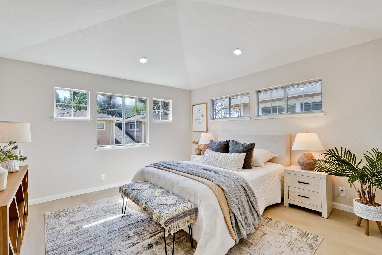 Detail Gallery Image 23 of 49 For 2112 Windrose Pl, Mountain View,  CA 94043 - 3 Beds | 2/1 Baths