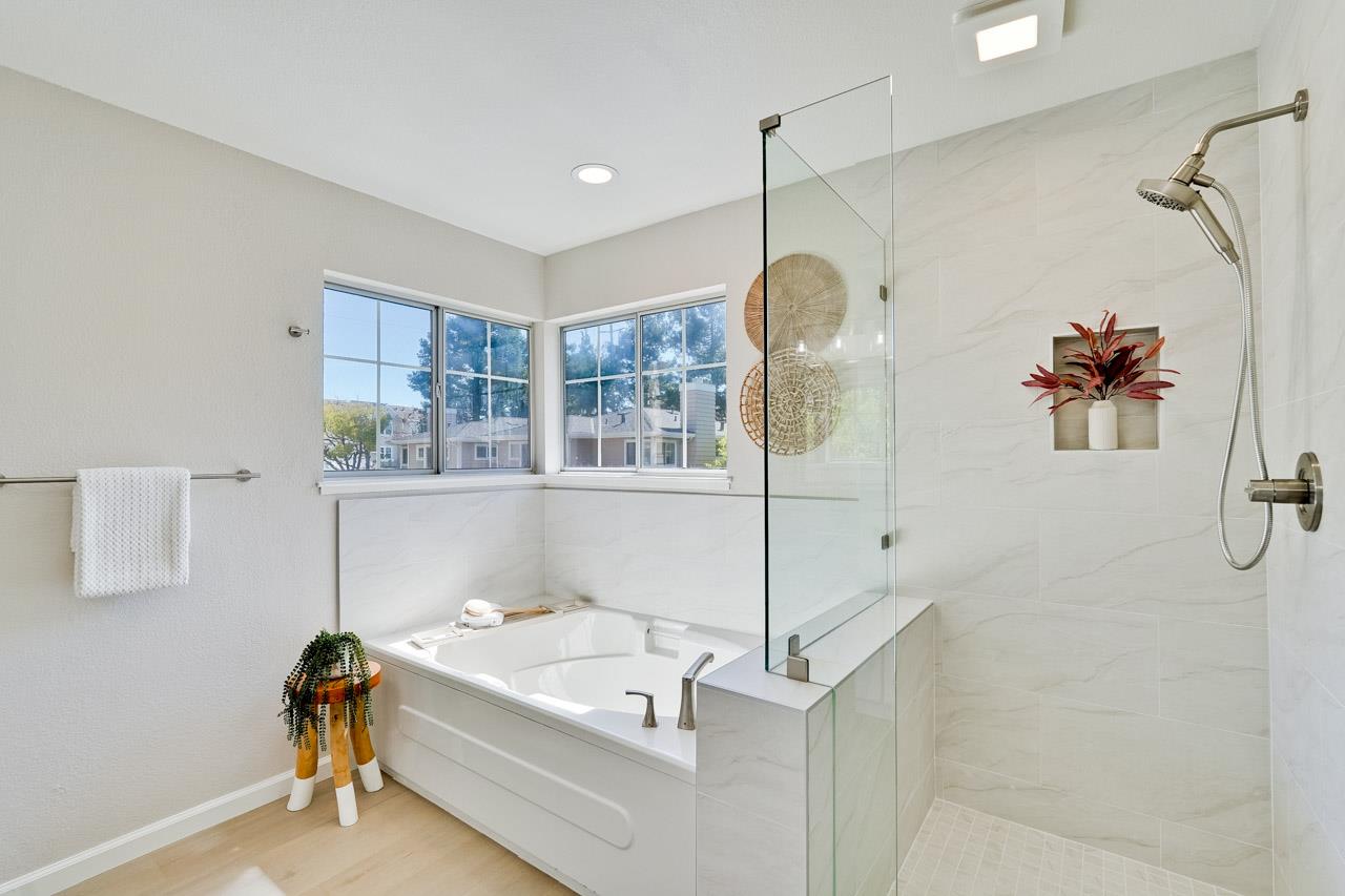 Detail Gallery Image 26 of 49 For 2112 Windrose Pl, Mountain View,  CA 94043 - 3 Beds | 2/1 Baths