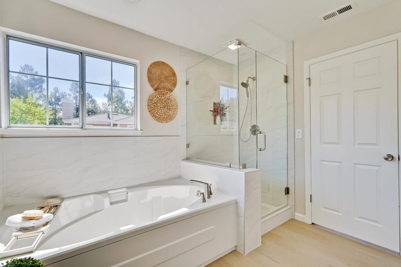 Detail Gallery Image 27 of 49 For 2112 Windrose Pl, Mountain View,  CA 94043 - 3 Beds | 2/1 Baths