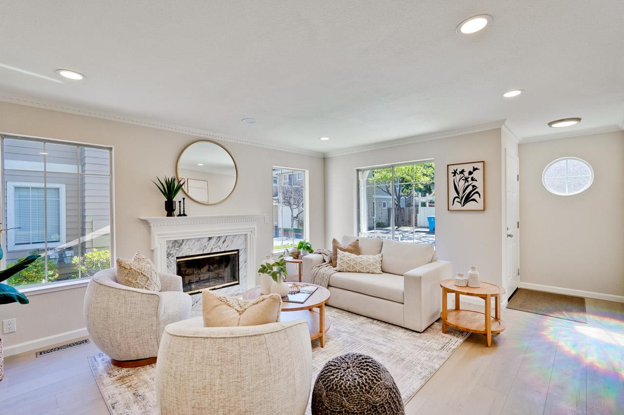 Detail Gallery Image 3 of 49 For 2112 Windrose Pl, Mountain View,  CA 94043 - 3 Beds | 2/1 Baths