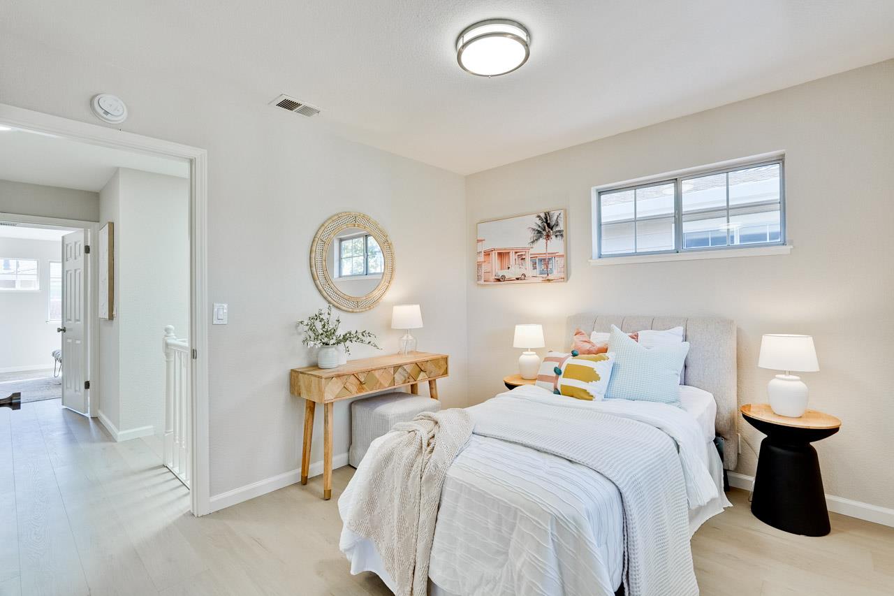 Detail Gallery Image 33 of 49 For 2112 Windrose Pl, Mountain View,  CA 94043 - 3 Beds | 2/1 Baths