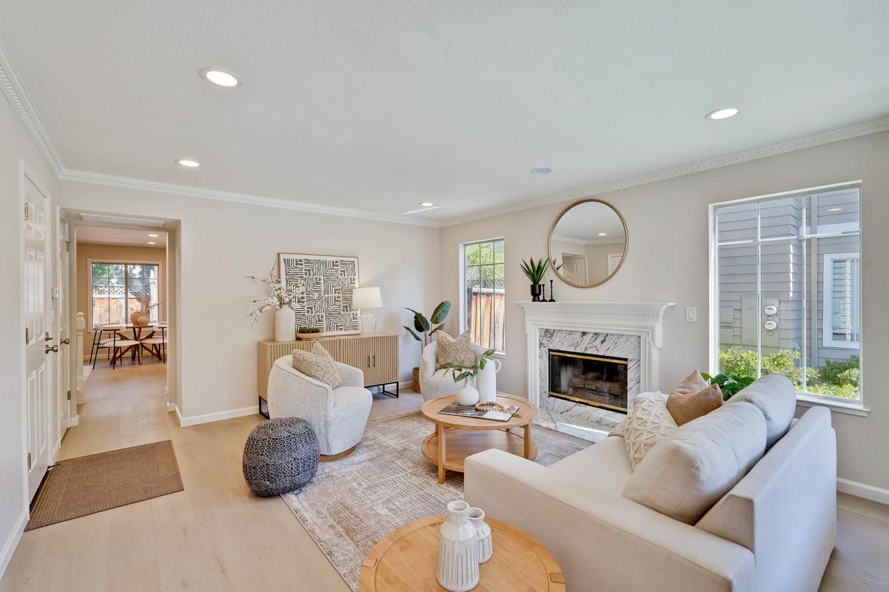 Detail Gallery Image 5 of 49 For 2112 Windrose Pl, Mountain View,  CA 94043 - 3 Beds | 2/1 Baths