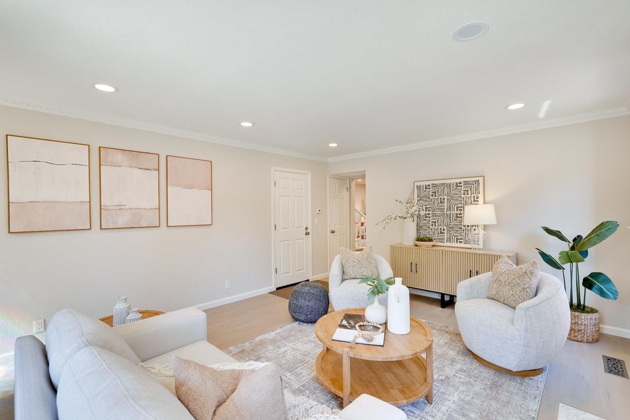 Detail Gallery Image 7 of 49 For 2112 Windrose Pl, Mountain View,  CA 94043 - 3 Beds | 2/1 Baths