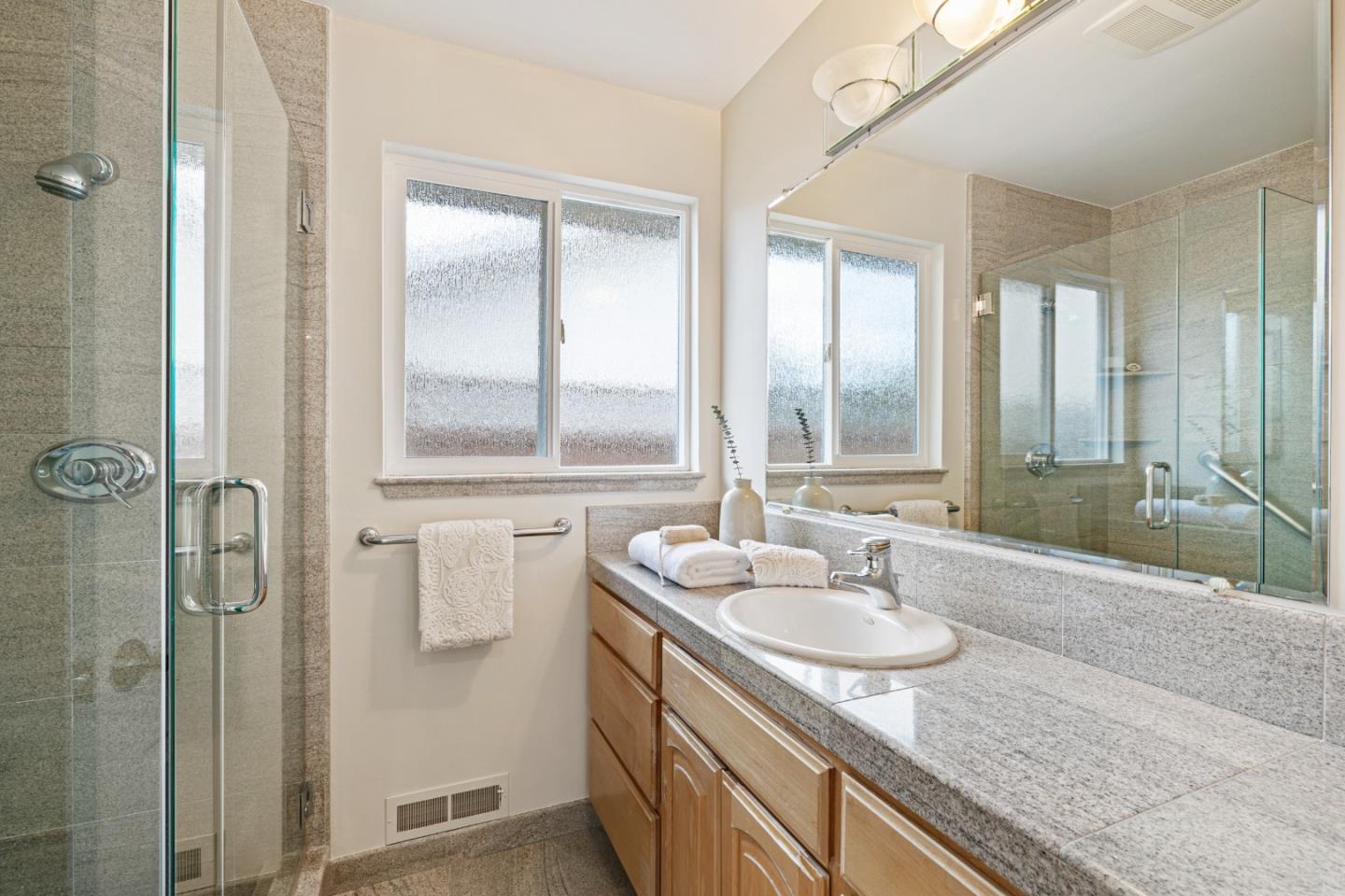 Detail Gallery Image 12 of 21 For 1451 Floyd Ave, Sunnyvale,  CA 94087 - 3 Beds | 2 Baths