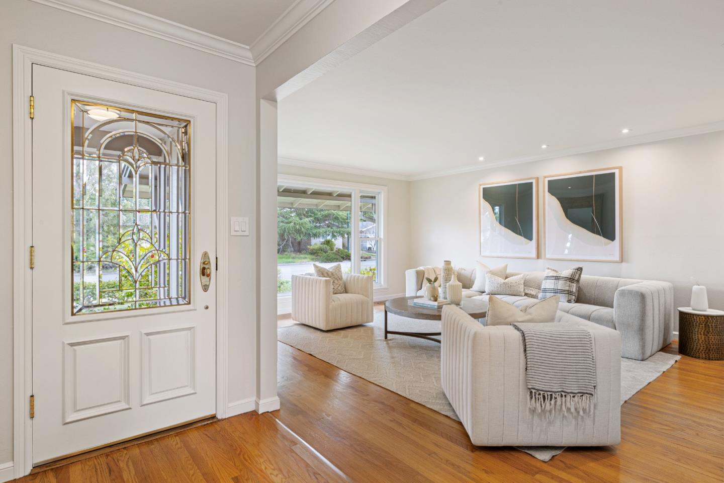 Detail Gallery Image 2 of 21 For 1451 Floyd Ave, Sunnyvale,  CA 94087 - 3 Beds | 2 Baths