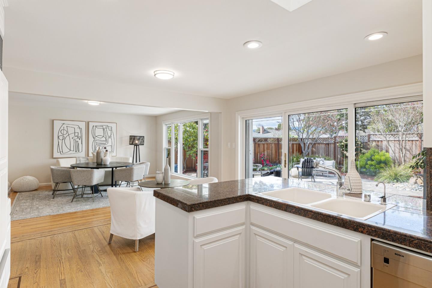 Detail Gallery Image 9 of 21 For 1451 Floyd Ave, Sunnyvale,  CA 94087 - 3 Beds | 2 Baths