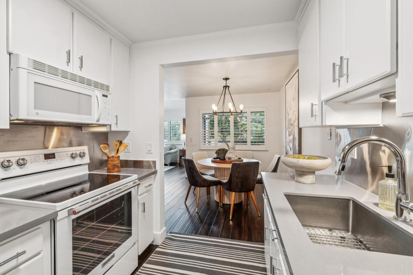 Detail Gallery Image 15 of 51 For 83 Corte Mesa Dr, San Rafael,  CA 94901 - 3 Beds | 2 Baths