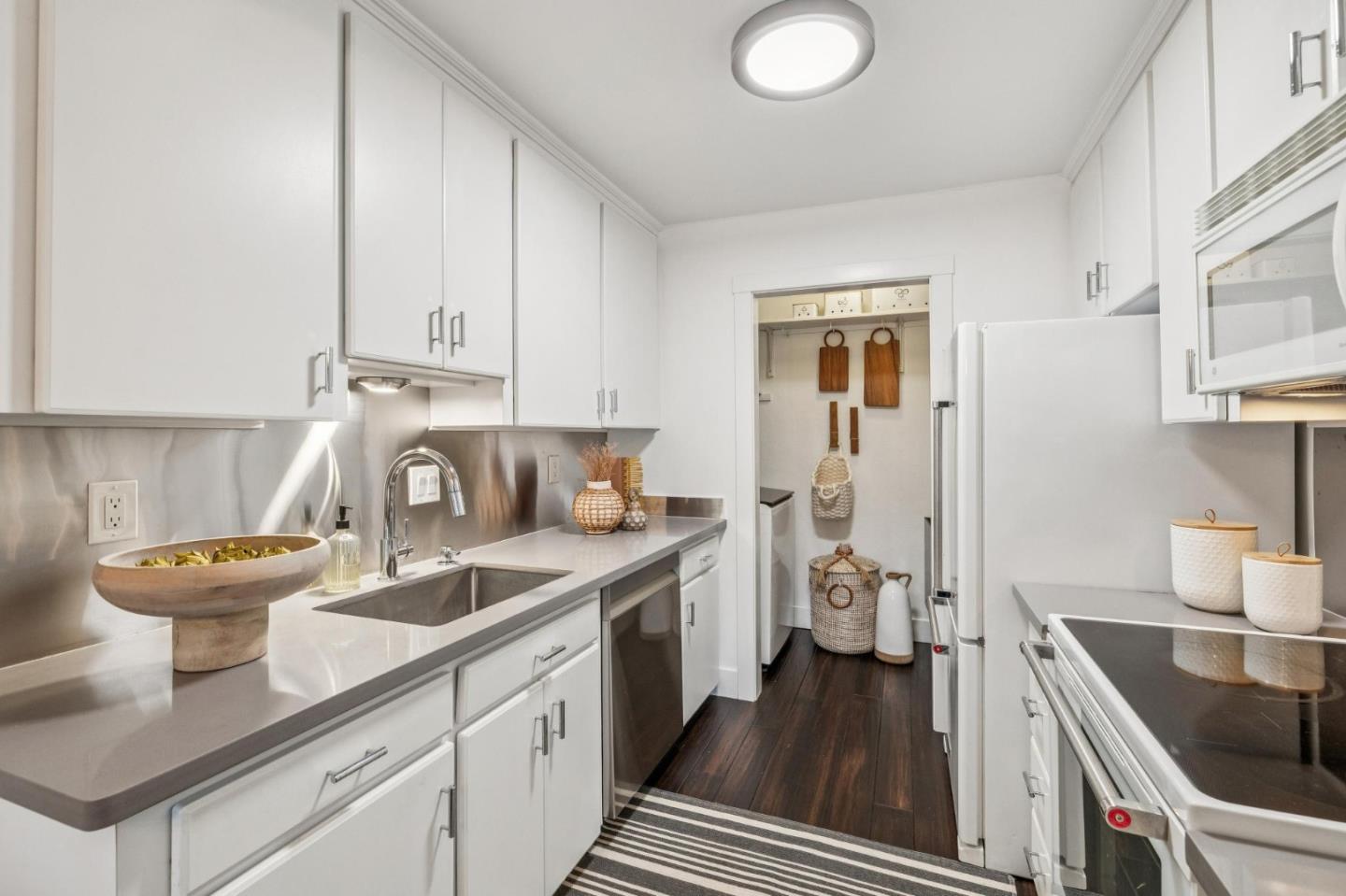 Detail Gallery Image 17 of 51 For 83 Corte Mesa Dr, San Rafael,  CA 94901 - 3 Beds | 2 Baths