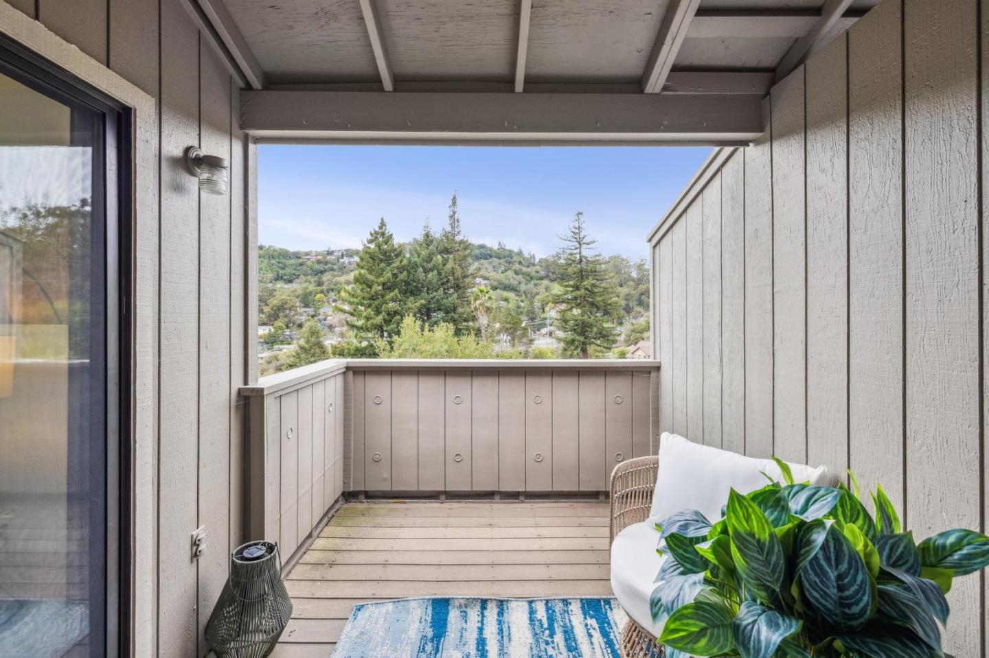 Detail Gallery Image 24 of 51 For 83 Corte Mesa Dr, San Rafael,  CA 94901 - 3 Beds | 2 Baths