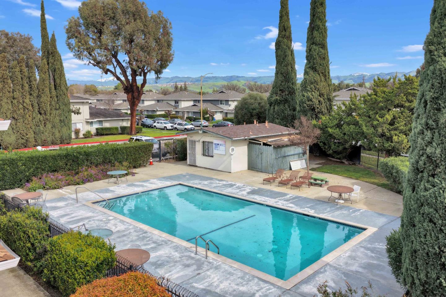 Detail Gallery Image 25 of 43 For 323 Blossom Hill Rd #3,  San Jose,  CA 95123 - 2 Beds | 1 Baths