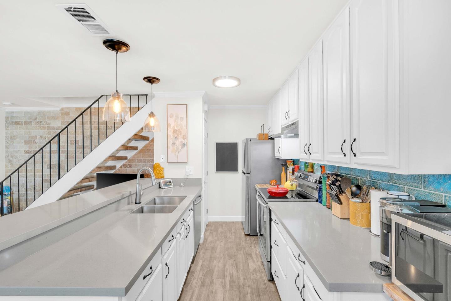 Detail Gallery Image 5 of 43 For 323 Blossom Hill Rd #3,  San Jose,  CA 95123 - 2 Beds | 1 Baths