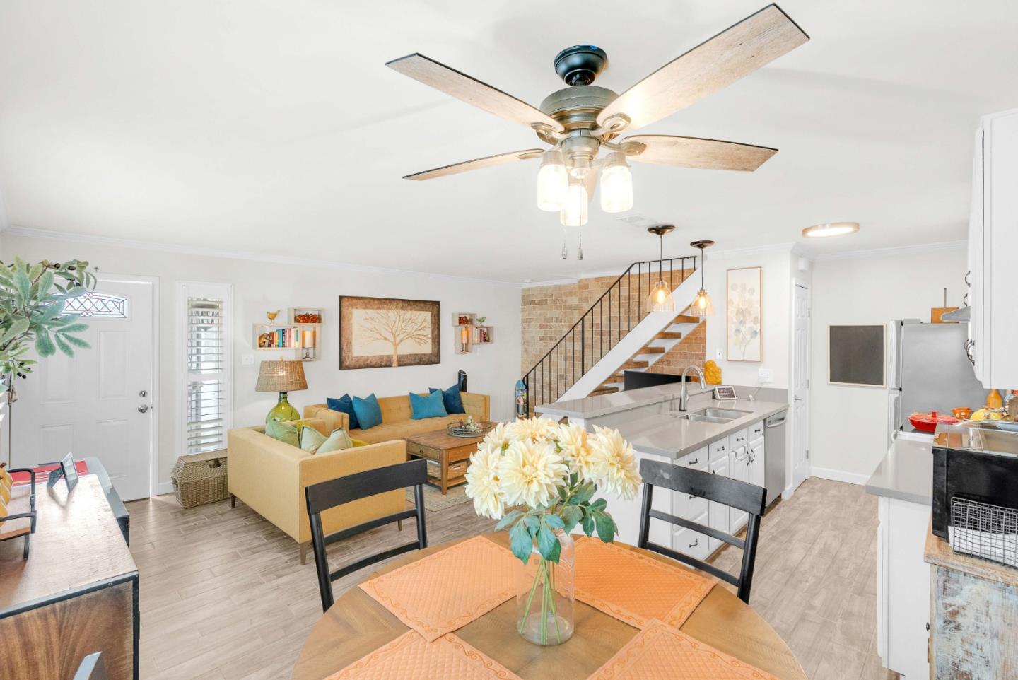 Detail Gallery Image 7 of 43 For 323 Blossom Hill Rd #3,  San Jose,  CA 95123 - 2 Beds | 1 Baths