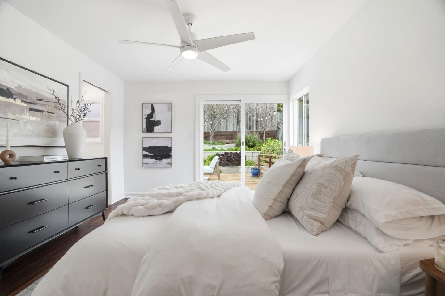 Detail Gallery Image 22 of 37 For 131 Pacific Ave, Pacifica,  CA 94044 - 4 Beds | 3 Baths