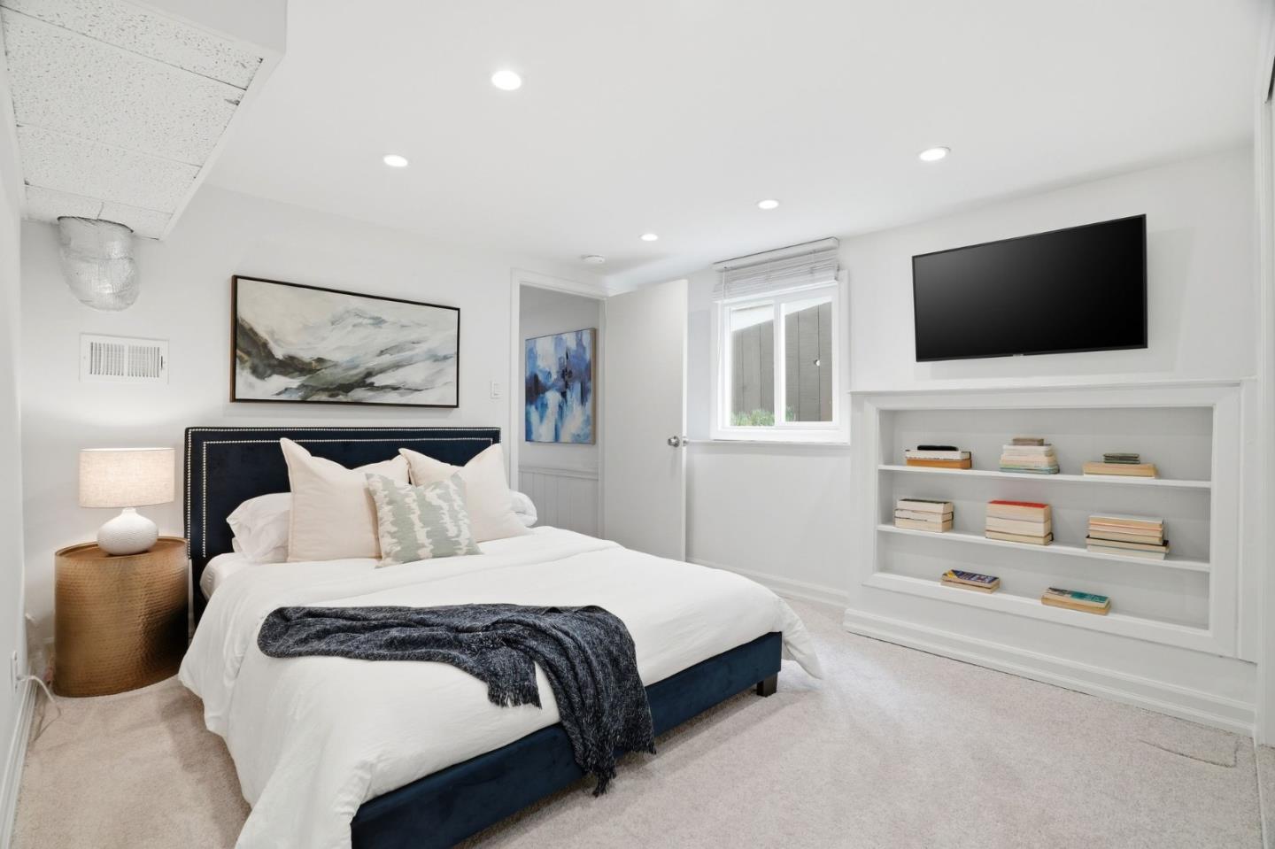 Detail Gallery Image 30 of 37 For 131 Pacific Ave, Pacifica,  CA 94044 - 4 Beds | 3 Baths