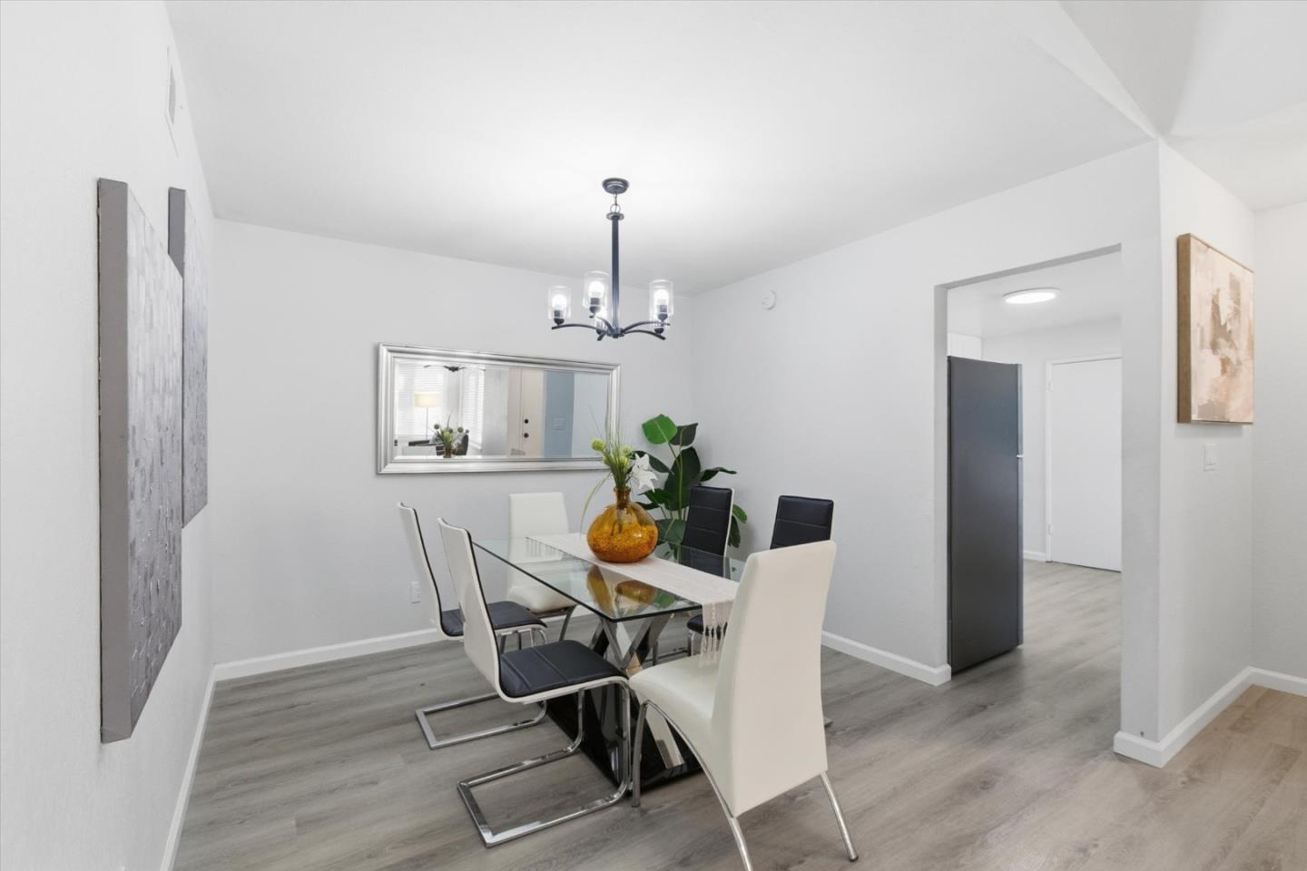 Detail Gallery Image 13 of 42 For 576 Mekler Dr, San Jose,  CA 95111 - 3 Beds | 2 Baths