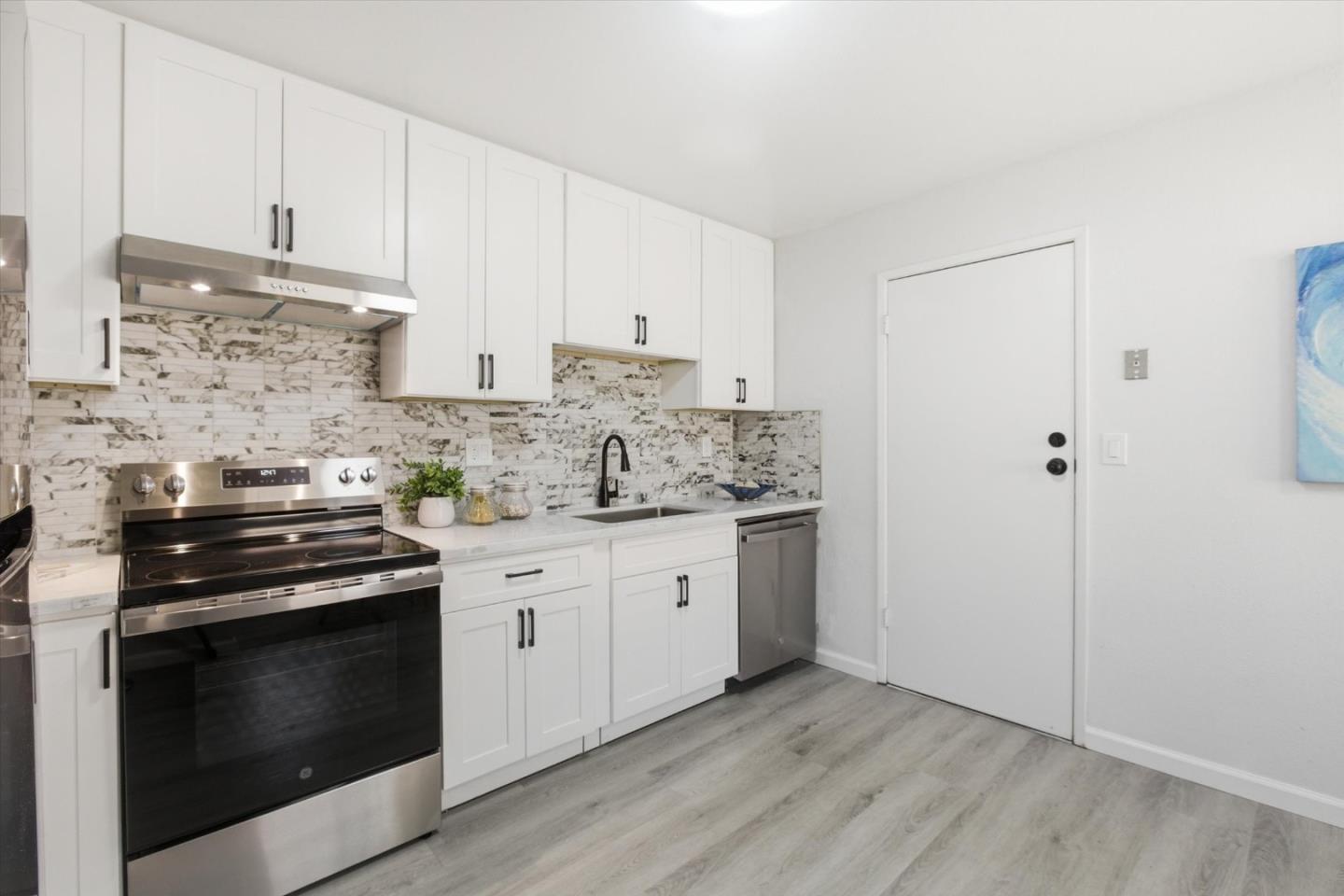 Detail Gallery Image 16 of 42 For 576 Mekler Dr, San Jose,  CA 95111 - 3 Beds | 2 Baths