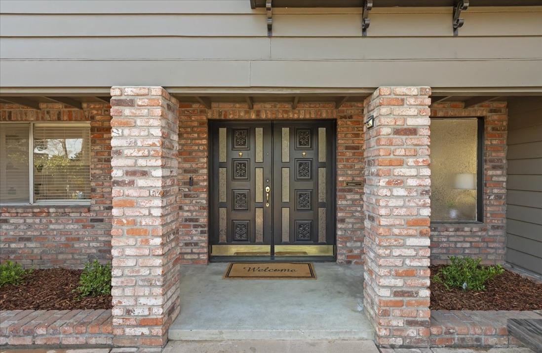 Detail Gallery Image 3 of 45 For 3393 Kathleen St, San Jose,  CA 95124 - 5 Beds | 3 Baths