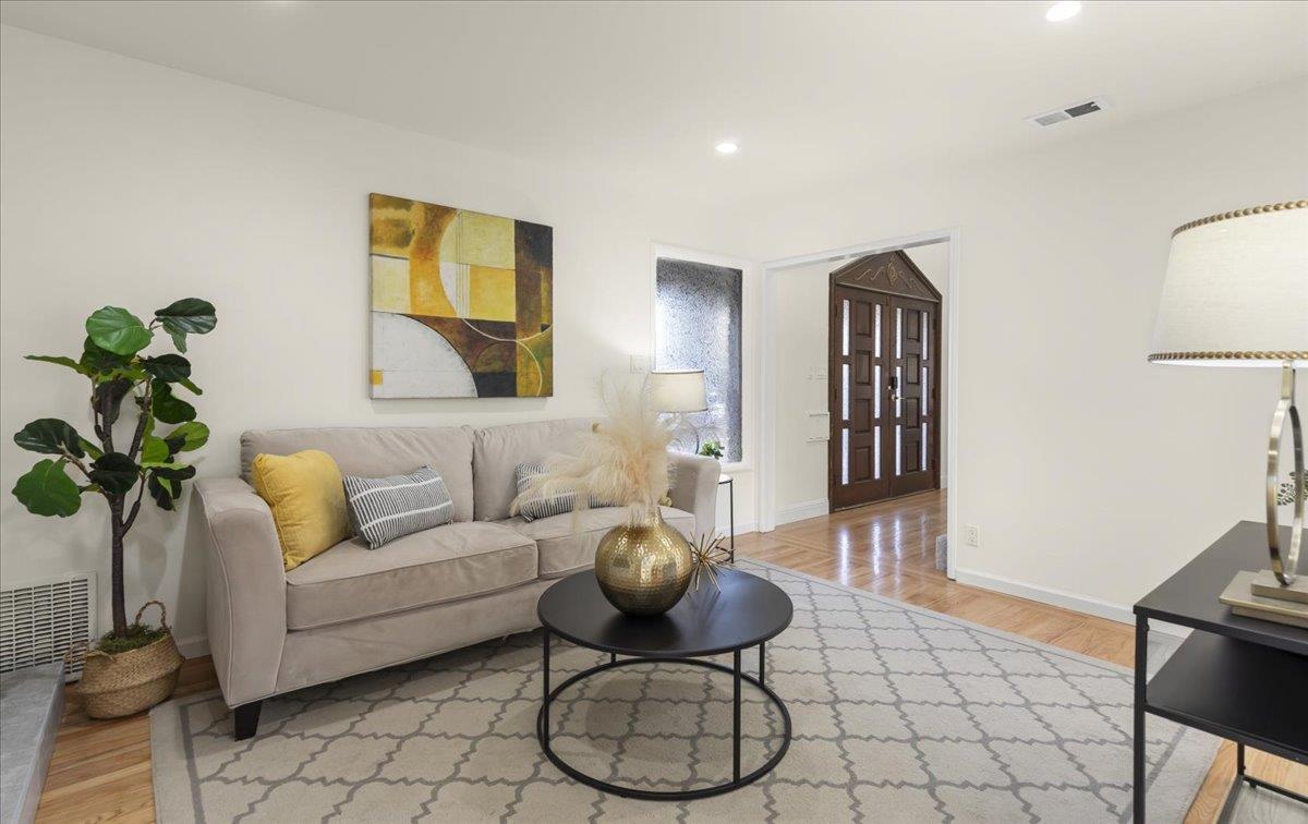 Detail Gallery Image 5 of 45 For 3393 Kathleen St, San Jose,  CA 95124 - 5 Beds | 3 Baths