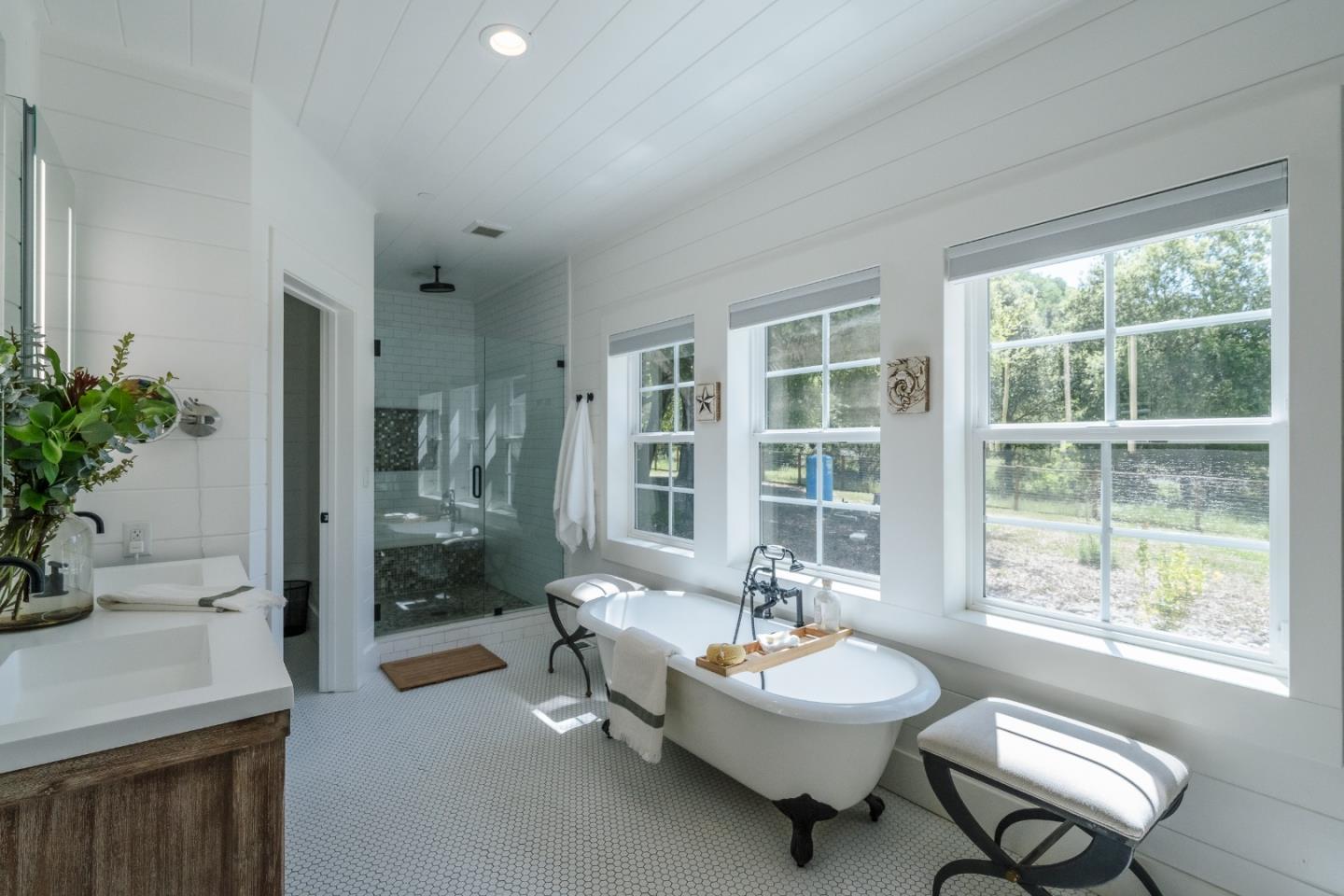 Detail Gallery Image 10 of 20 For 10555 Watsonville Rd, Gilroy,  CA 95020 - 4 Beds | 3 Baths