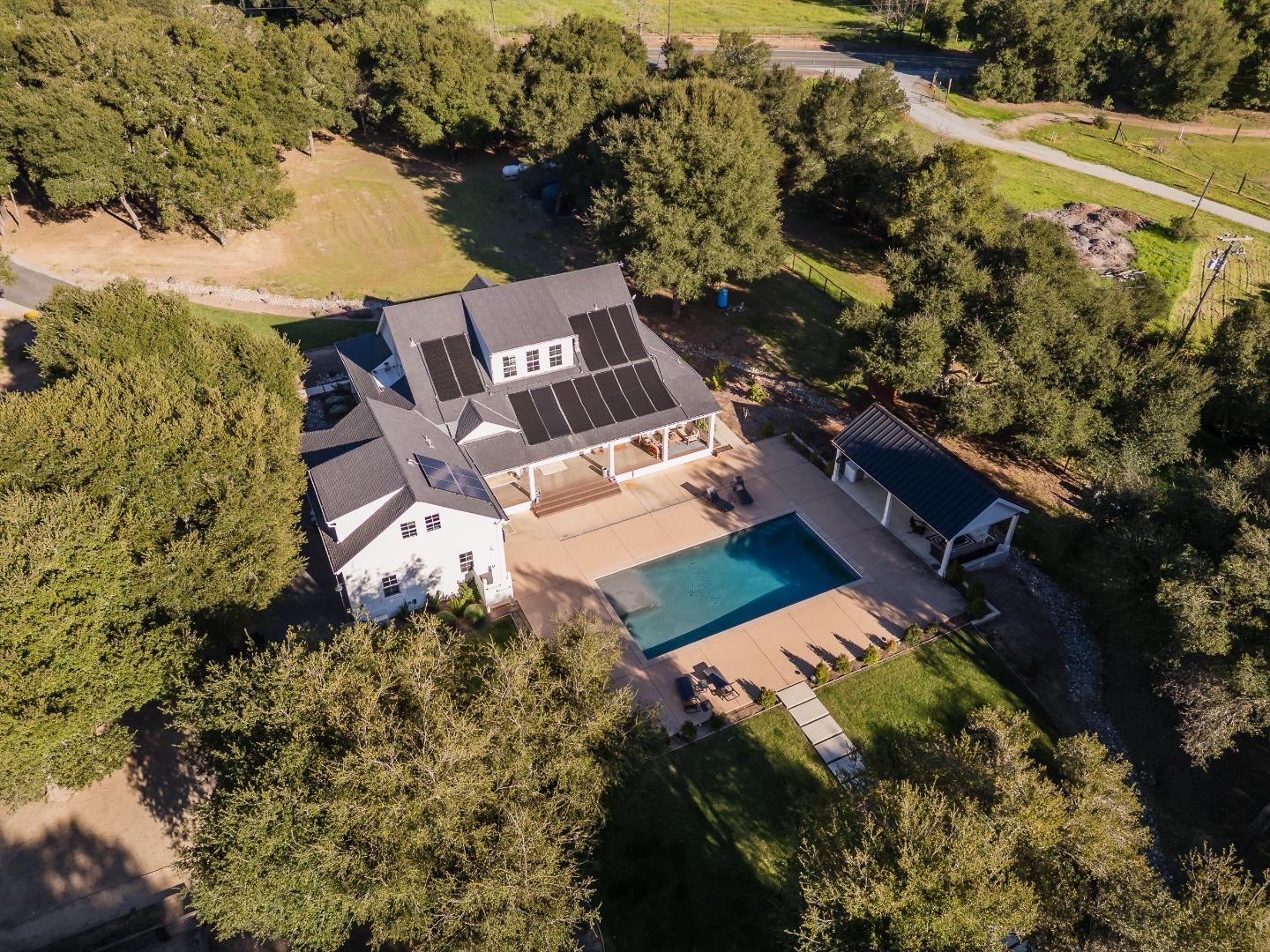 Detail Gallery Image 18 of 20 For 10555 Watsonville Rd, Gilroy,  CA 95020 - 4 Beds | 3 Baths