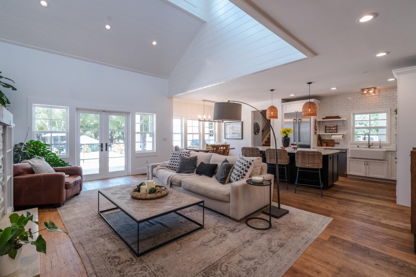 Detail Gallery Image 6 of 20 For 10555 Watsonville Rd, Gilroy,  CA 95020 - 4 Beds | 3 Baths