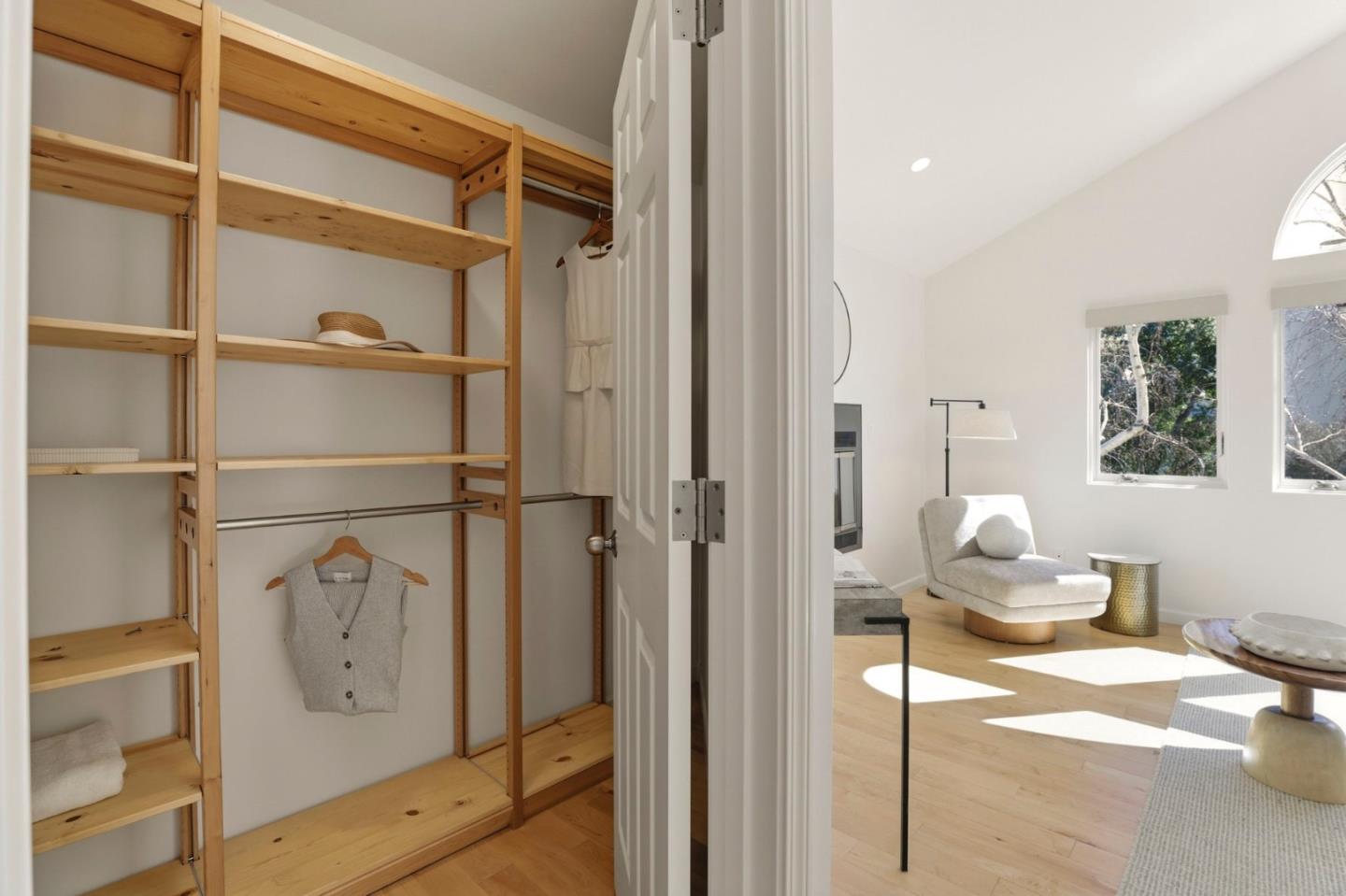 Detail Gallery Image 20 of 67 For 10 Mayflower Ln, San Carlos,  CA 94070 - 3 Beds | 2/1 Baths