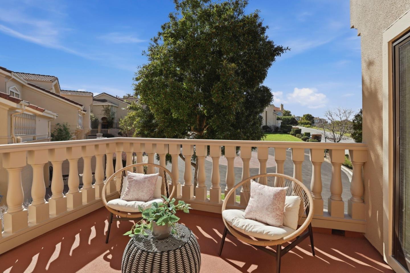 Detail Gallery Image 26 of 67 For 10 Mayflower Ln, San Carlos,  CA 94070 - 3 Beds | 2/1 Baths