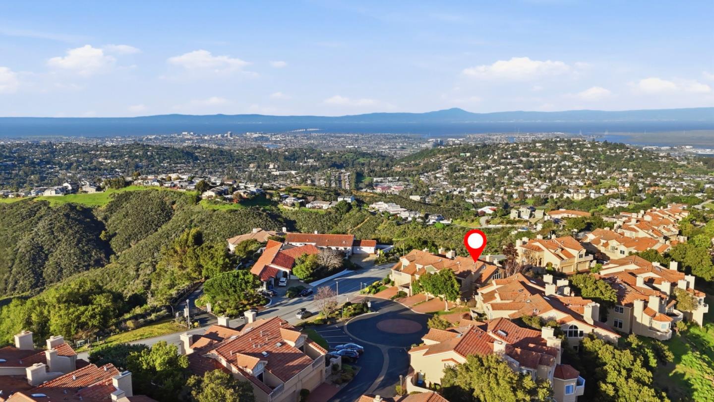 Detail Gallery Image 40 of 67 For 10 Mayflower Ln, San Carlos,  CA 94070 - 3 Beds | 2/1 Baths