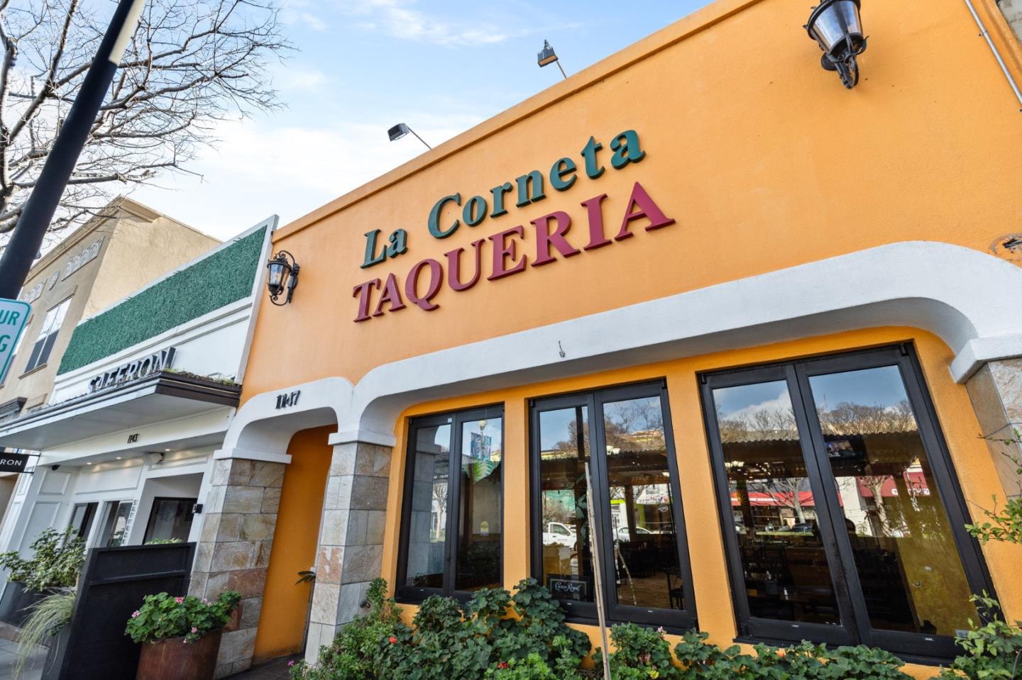 Detail Gallery Image 50 of 67 For 10 Mayflower Ln, San Carlos,  CA 94070 - 3 Beds | 2/1 Baths