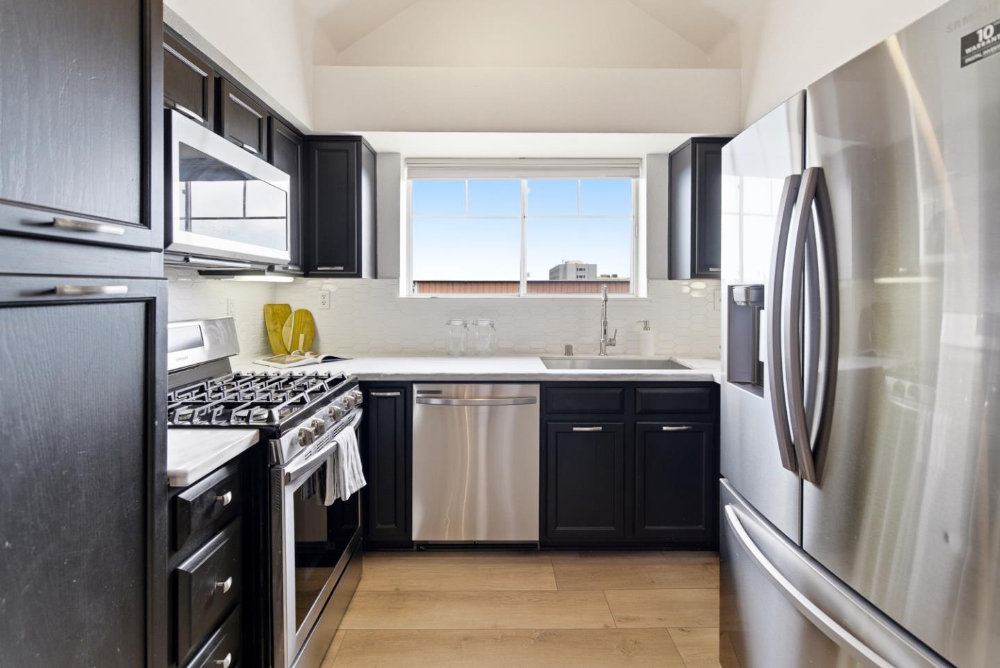 Detail Gallery Image 12 of 42 For 1400 El Camino Real #216,  South San Francisco,  CA 94080 - 2 Beds | 2 Baths