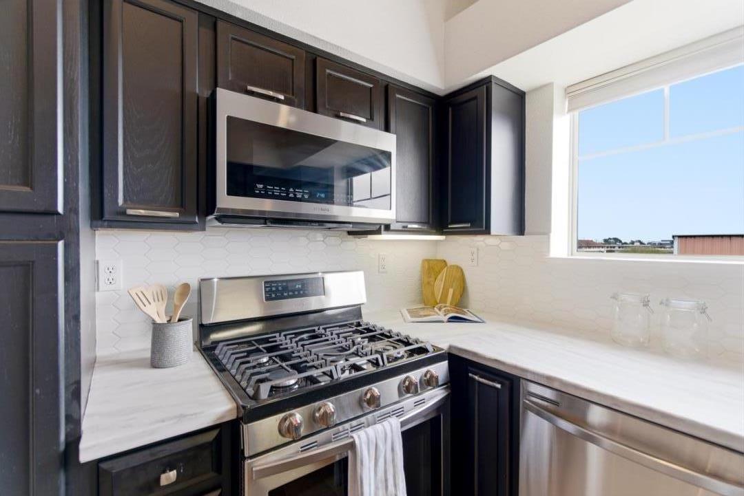 Detail Gallery Image 14 of 42 For 1400 El Camino Real #216,  South San Francisco,  CA 94080 - 2 Beds | 2 Baths