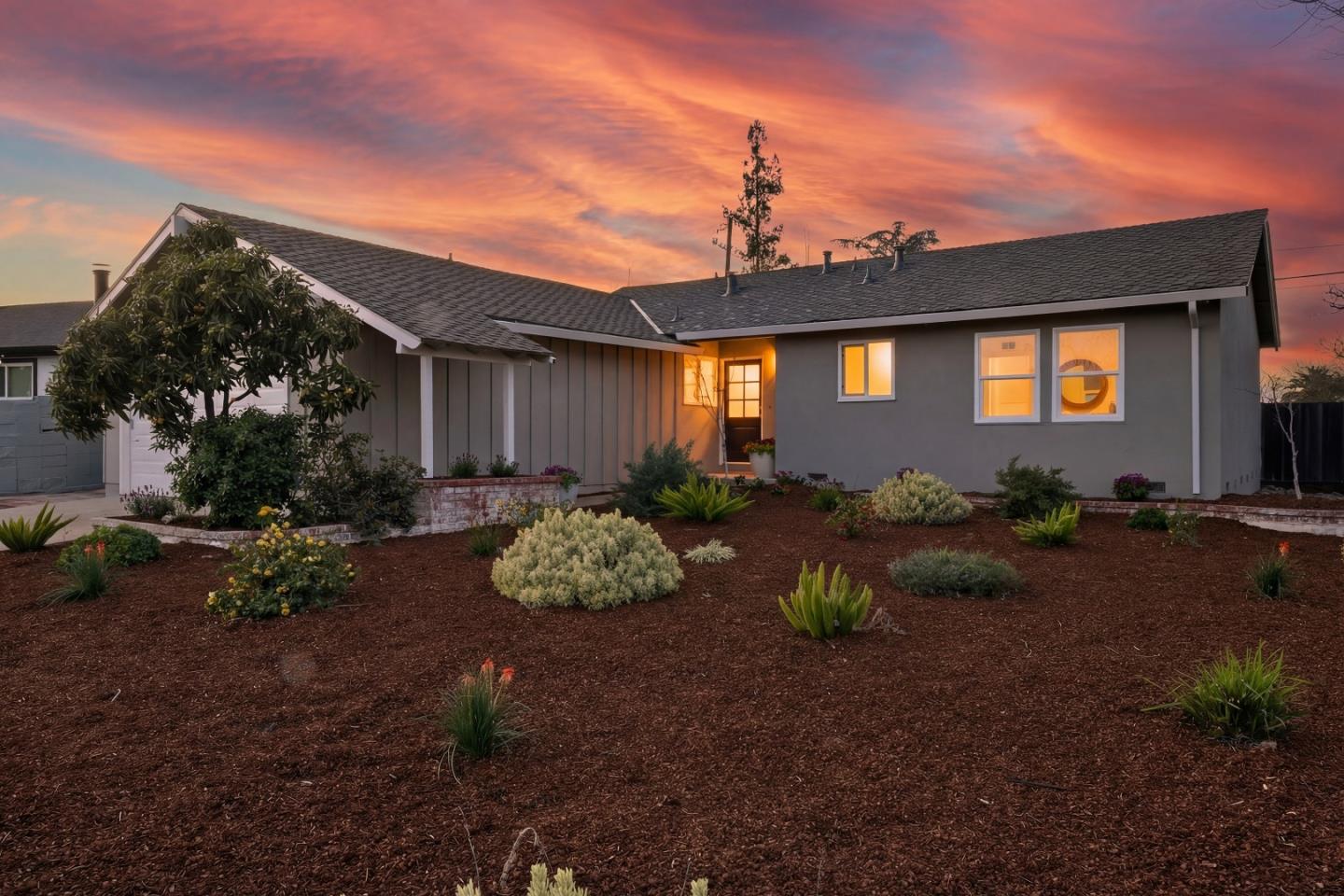 Detail Gallery Image 4 of 15 For 1263 Weathersfield Way, San Jose,  CA 95118 - 3 Beds | 2 Baths