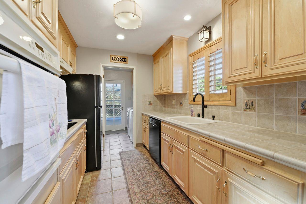 Detail Gallery Image 20 of 47 For 1762 Kelly St, San Mateo,  CA 94403 - 3 Beds | 2/1 Baths