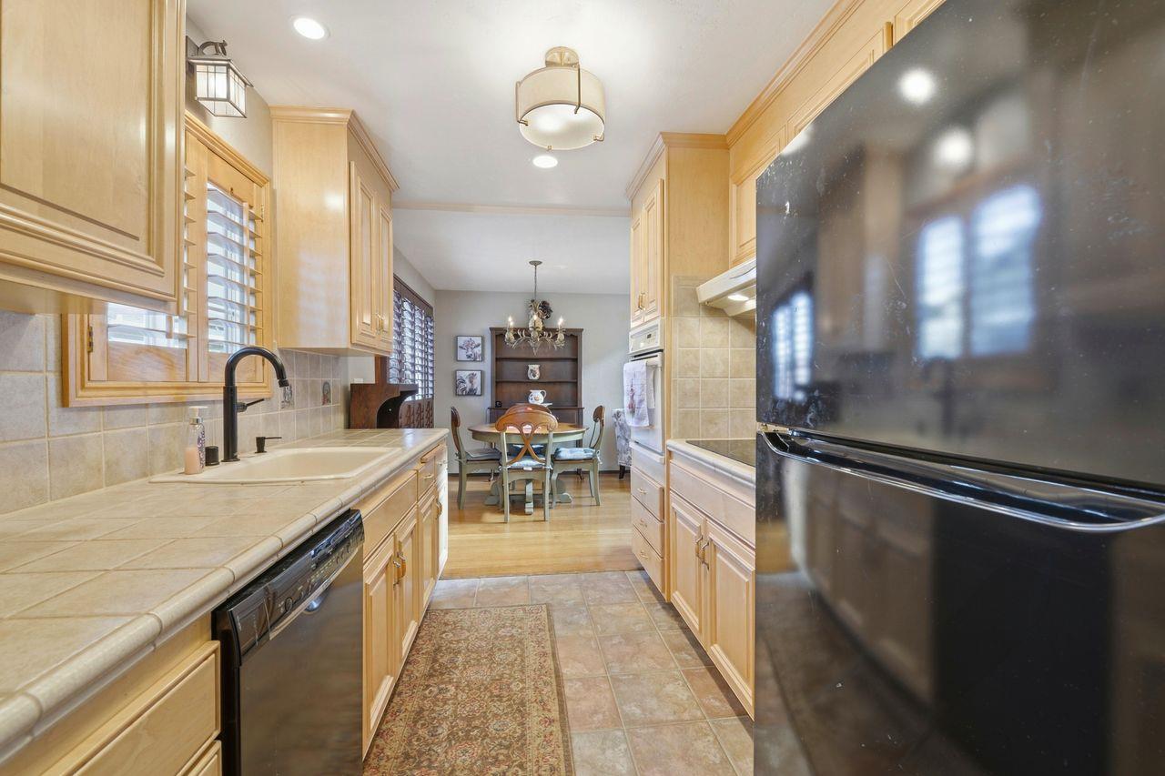 Detail Gallery Image 22 of 47 For 1762 Kelly St, San Mateo,  CA 94403 - 3 Beds | 2/1 Baths