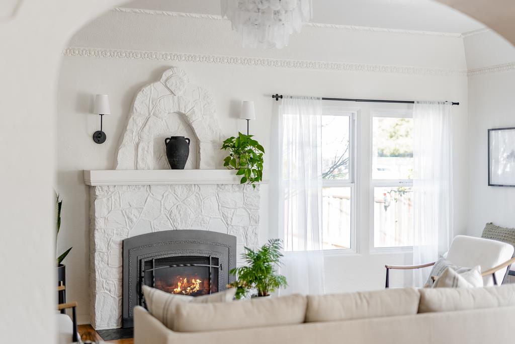 Detail Gallery Image 18 of 97 For 214 Fairmount Ave, Santa Cruz,  CA 95062 - 2 Beds | 2 Baths