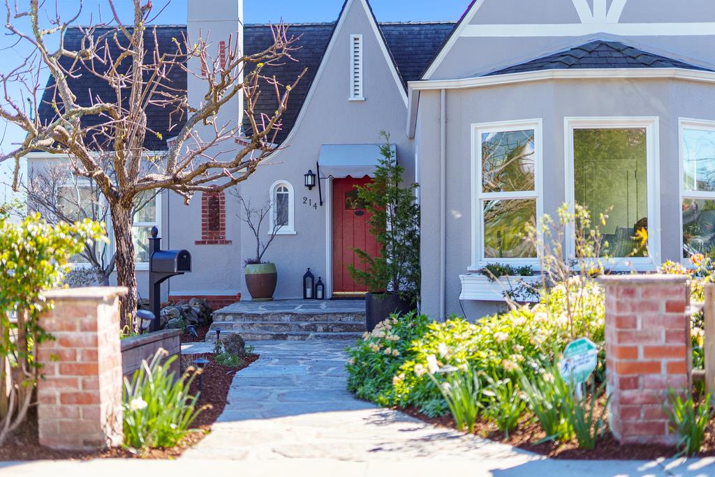 Detail Gallery Image 2 of 97 For 214 Fairmount Ave, Santa Cruz,  CA 95062 - 2 Beds | 2 Baths