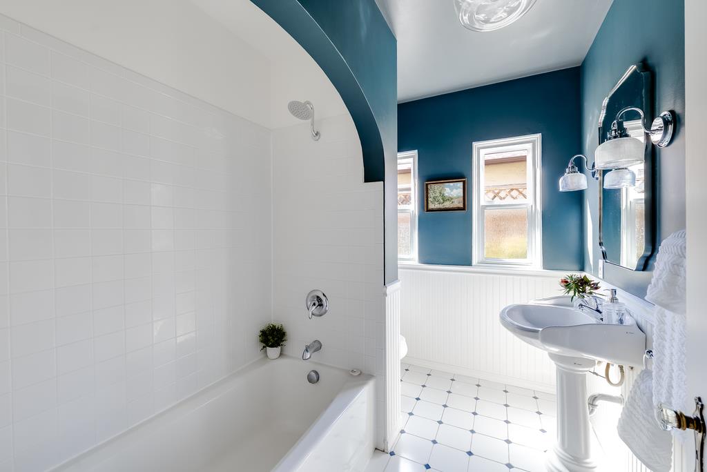 Detail Gallery Image 64 of 97 For 214 Fairmount Ave, Santa Cruz,  CA 95062 - 2 Beds | 2 Baths