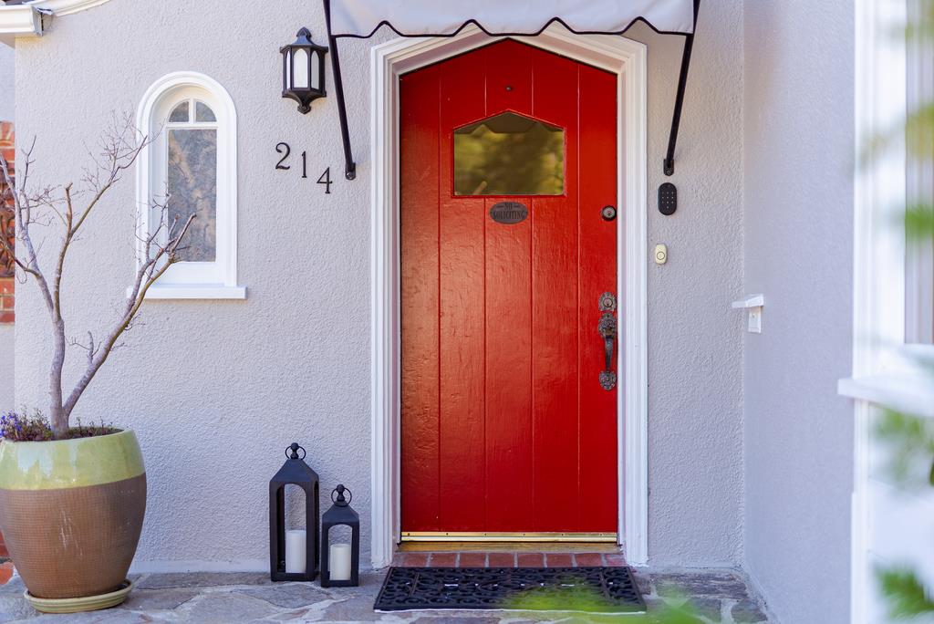 Detail Gallery Image 8 of 97 For 214 Fairmount Ave, Santa Cruz,  CA 95062 - 2 Beds | 2 Baths