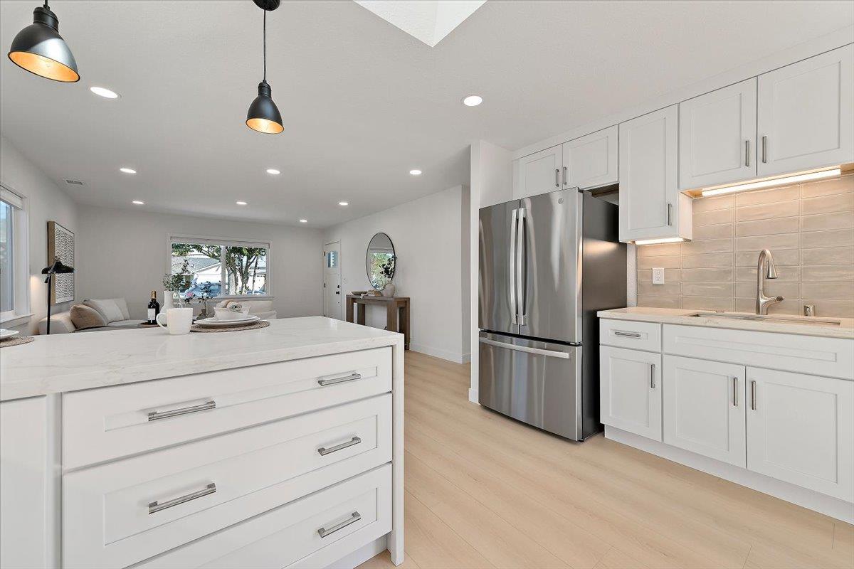 Detail Gallery Image 10 of 21 For 3193 Calzar Dr, San Jose,  CA 95118 - 3 Beds | 2 Baths