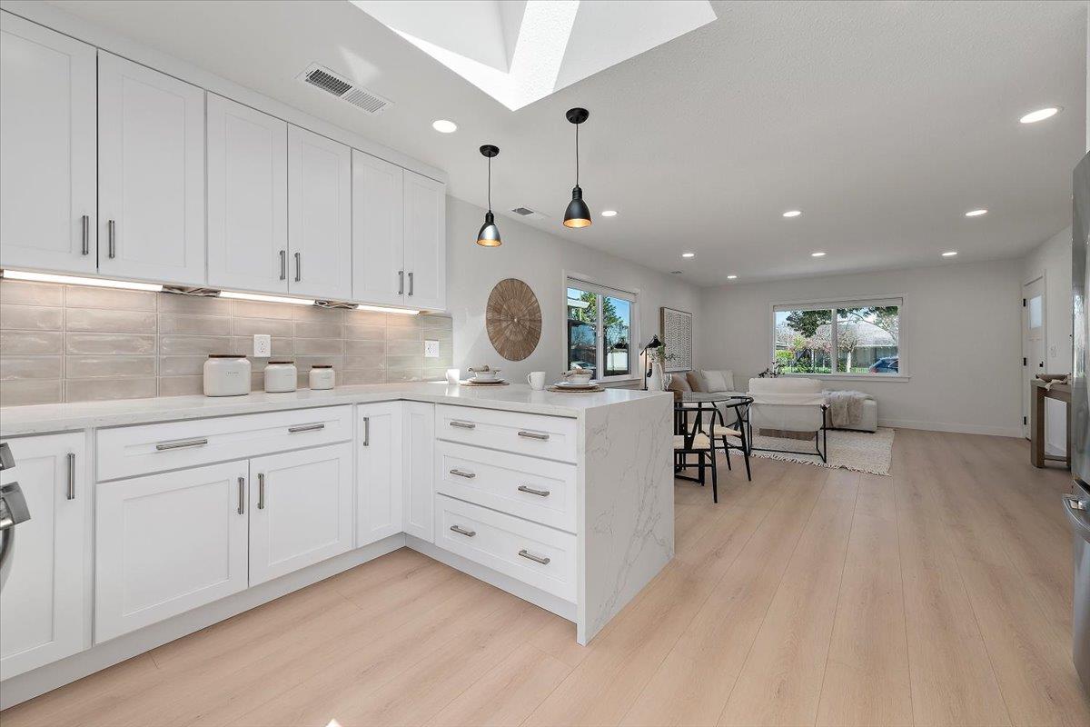 Detail Gallery Image 11 of 21 For 3193 Calzar Dr, San Jose,  CA 95118 - 3 Beds | 2 Baths