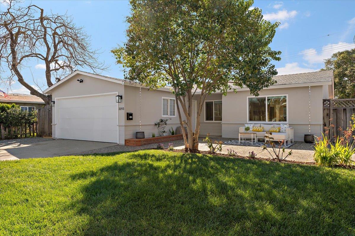 Detail Gallery Image 2 of 21 For 3193 Calzar Dr, San Jose,  CA 95118 - 3 Beds | 2 Baths