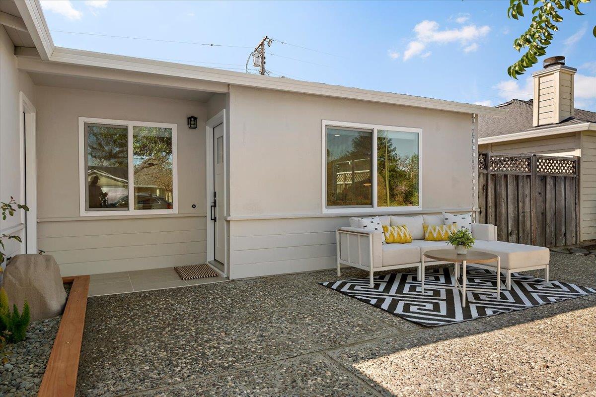 Detail Gallery Image 3 of 21 For 3193 Calzar Dr, San Jose,  CA 95118 - 3 Beds | 2 Baths