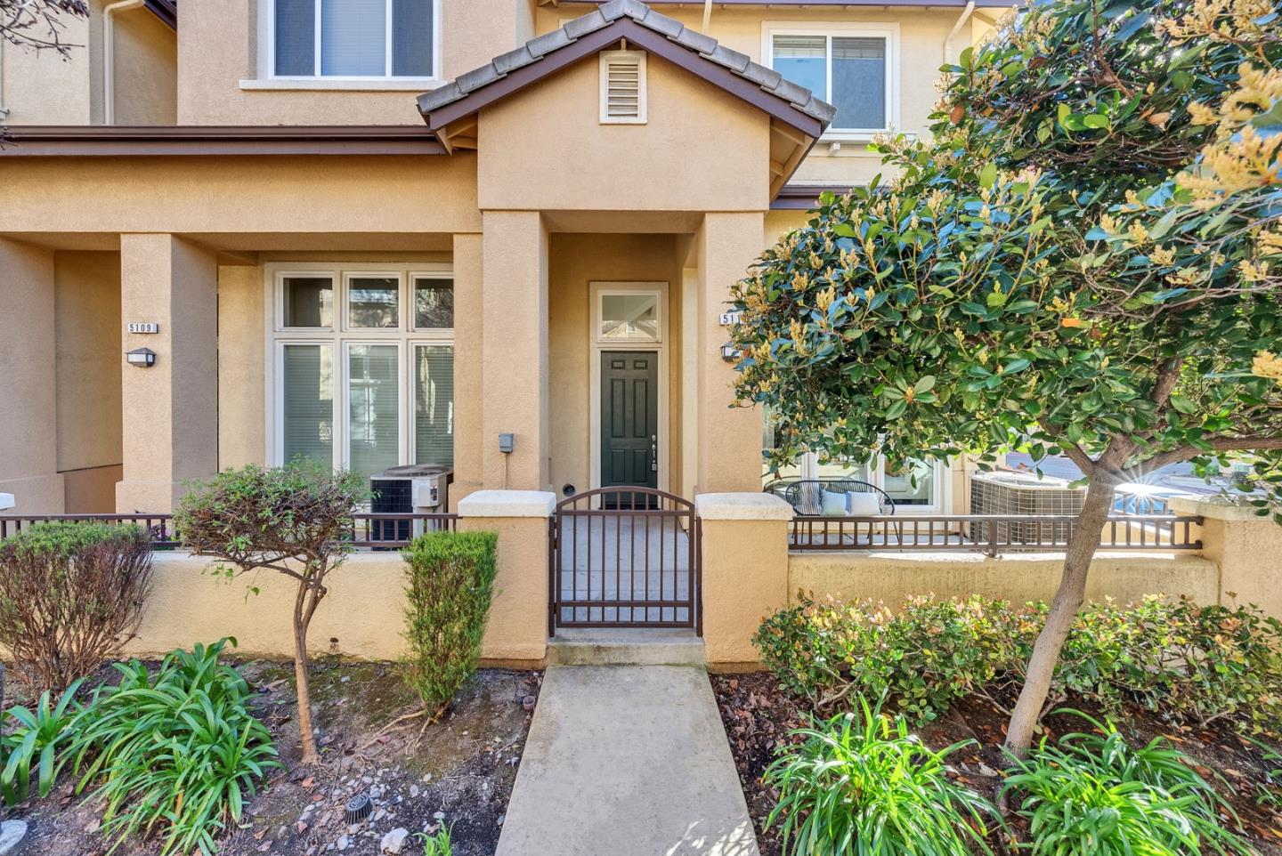 Detail Gallery Image 37 of 38 For 5115 Le Miccine Ter, San Jose,  CA 95129 - 3 Beds | 2/1 Baths