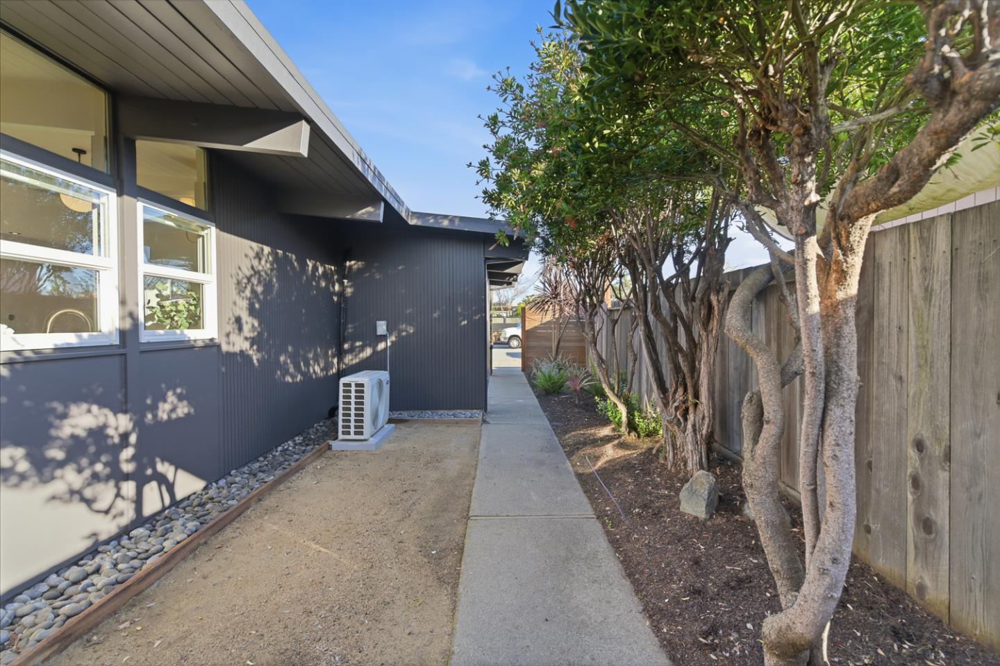 Detail Gallery Image 4 of 40 For 678 Connie Ave, San Mateo,  CA 94402 - 3 Beds | 2 Baths