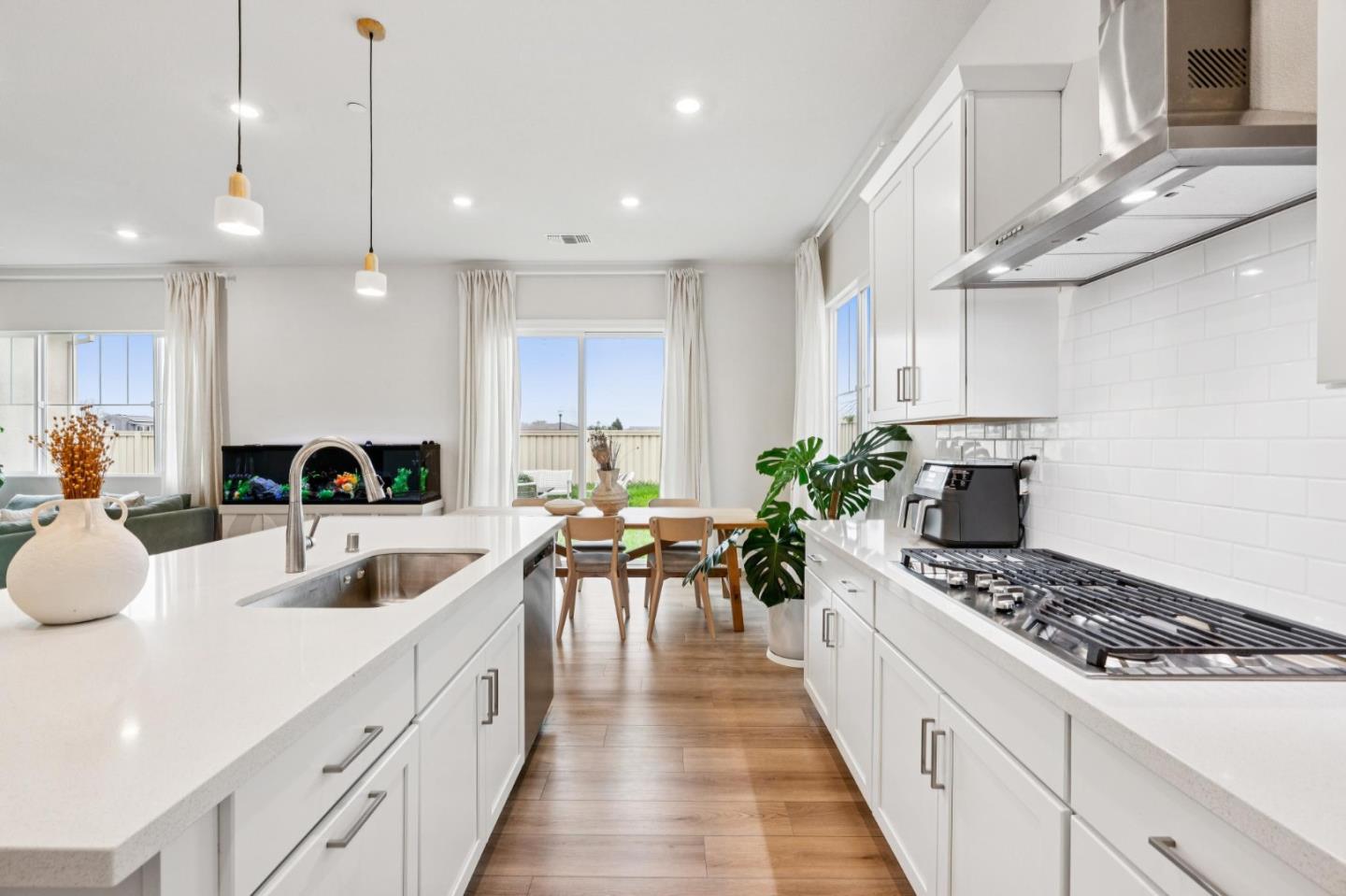 Detail Gallery Image 10 of 44 For 1889 Water St, Brentwood,  CA 94513 - 3 Beds | 2 Baths