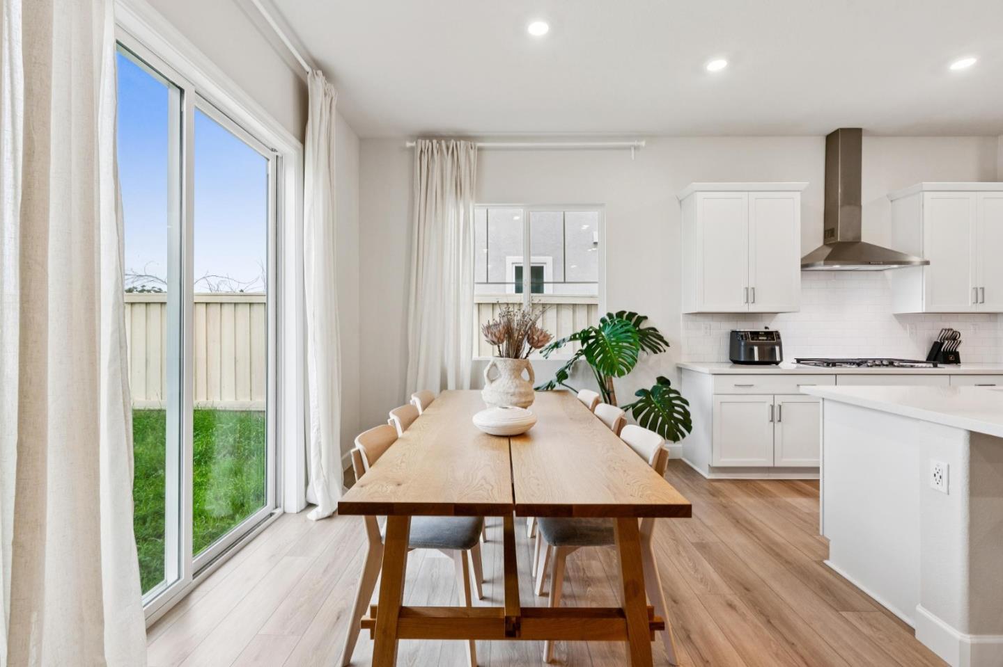 Detail Gallery Image 12 of 44 For 1889 Water St, Brentwood,  CA 94513 - 3 Beds | 2 Baths