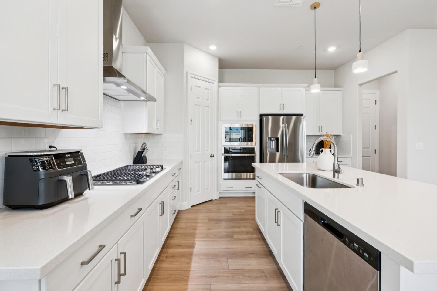 Detail Gallery Image 14 of 44 For 1889 Water St, Brentwood,  CA 94513 - 3 Beds | 2 Baths