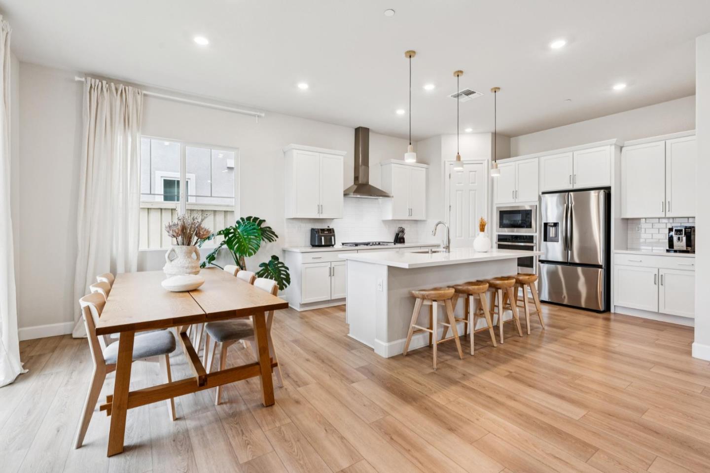 Detail Gallery Image 7 of 44 For 1889 Water St, Brentwood,  CA 94513 - 3 Beds | 2 Baths