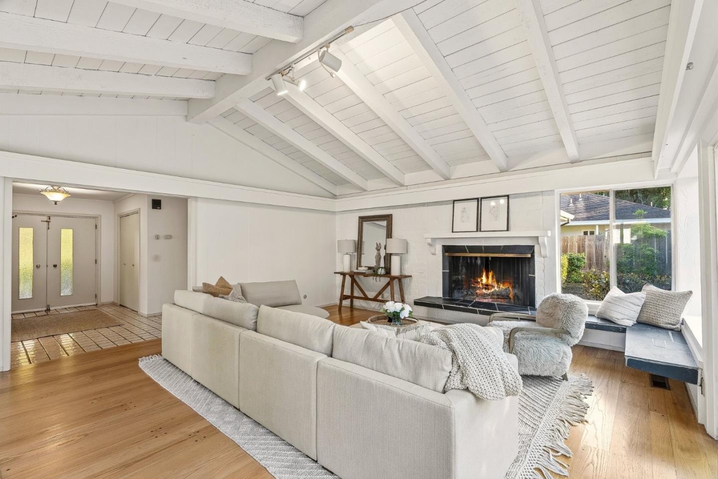 Detail Gallery Image 12 of 30 For 25664 Carmel Knolls Dr, Carmel,  CA 93923 - 3 Beds | 2 Baths